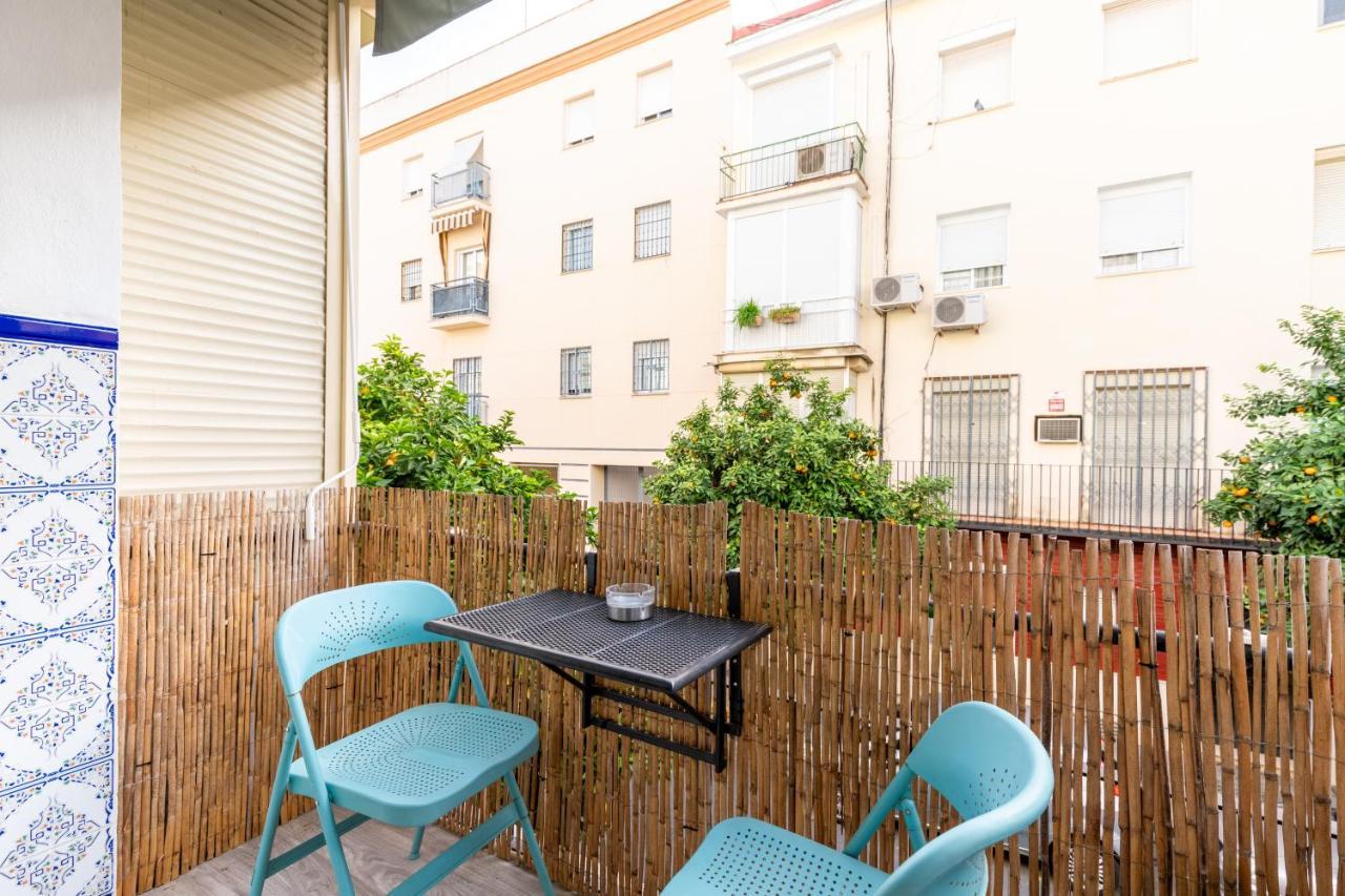 Holi-Rent Padre Isla Apartment Севиля Екстериор снимка