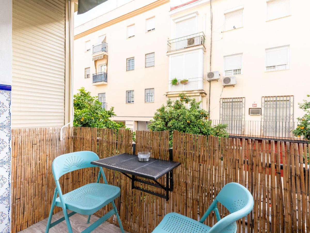 Holi-Rent Padre Isla Apartment Севиля Екстериор снимка