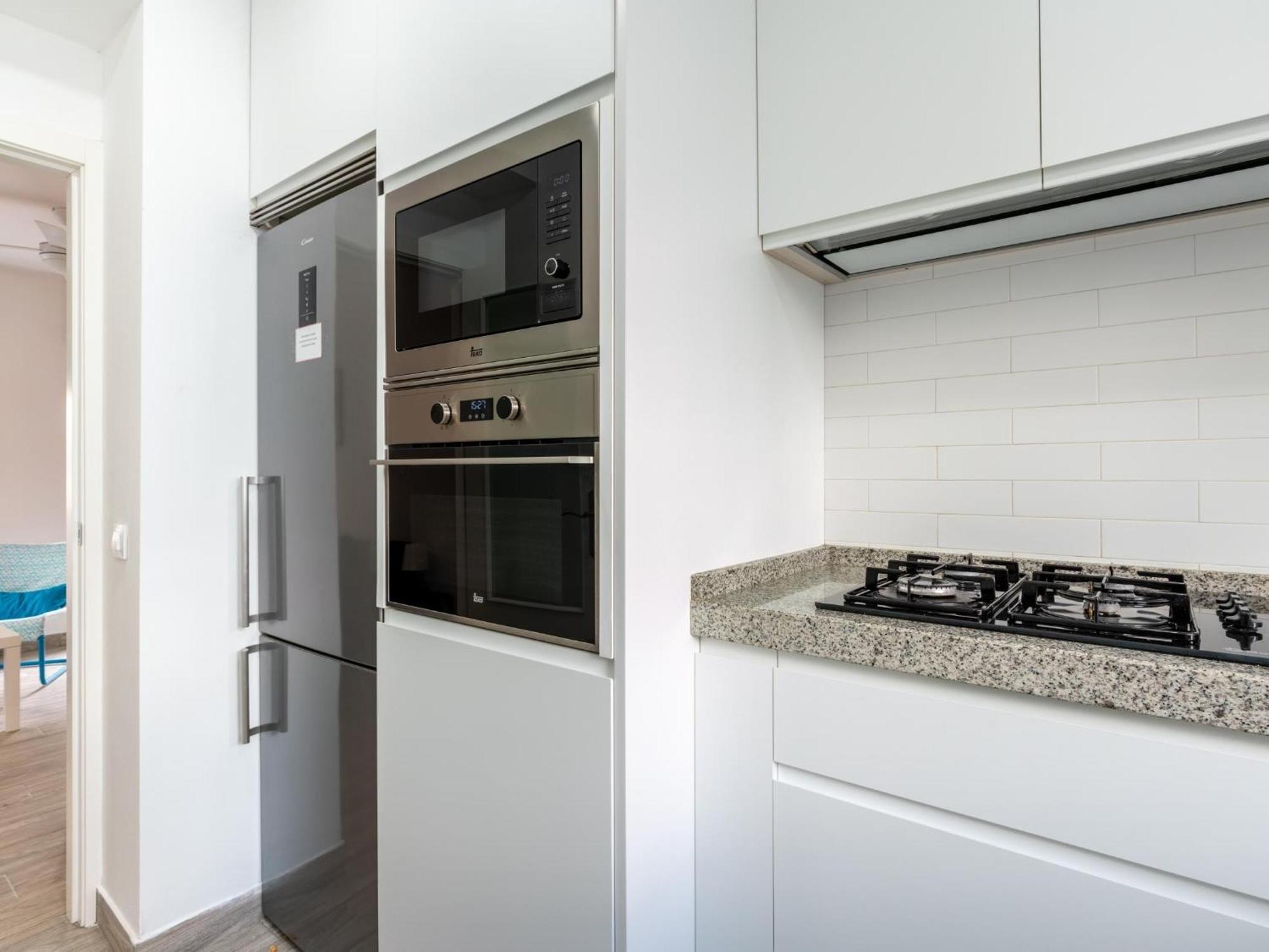 Holi-Rent Padre Isla Apartment Севиля Екстериор снимка